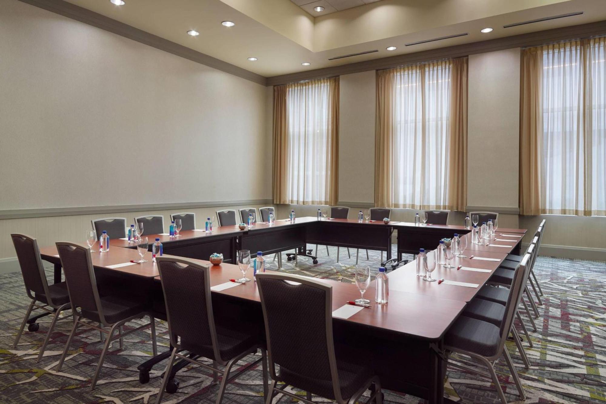 Hotel Marriott Center 3*